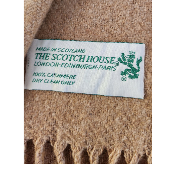100% Cashmere Scotch House Old Money Lightweight Fringe Camel Tan Winter Scarf - Picture 3 of 4